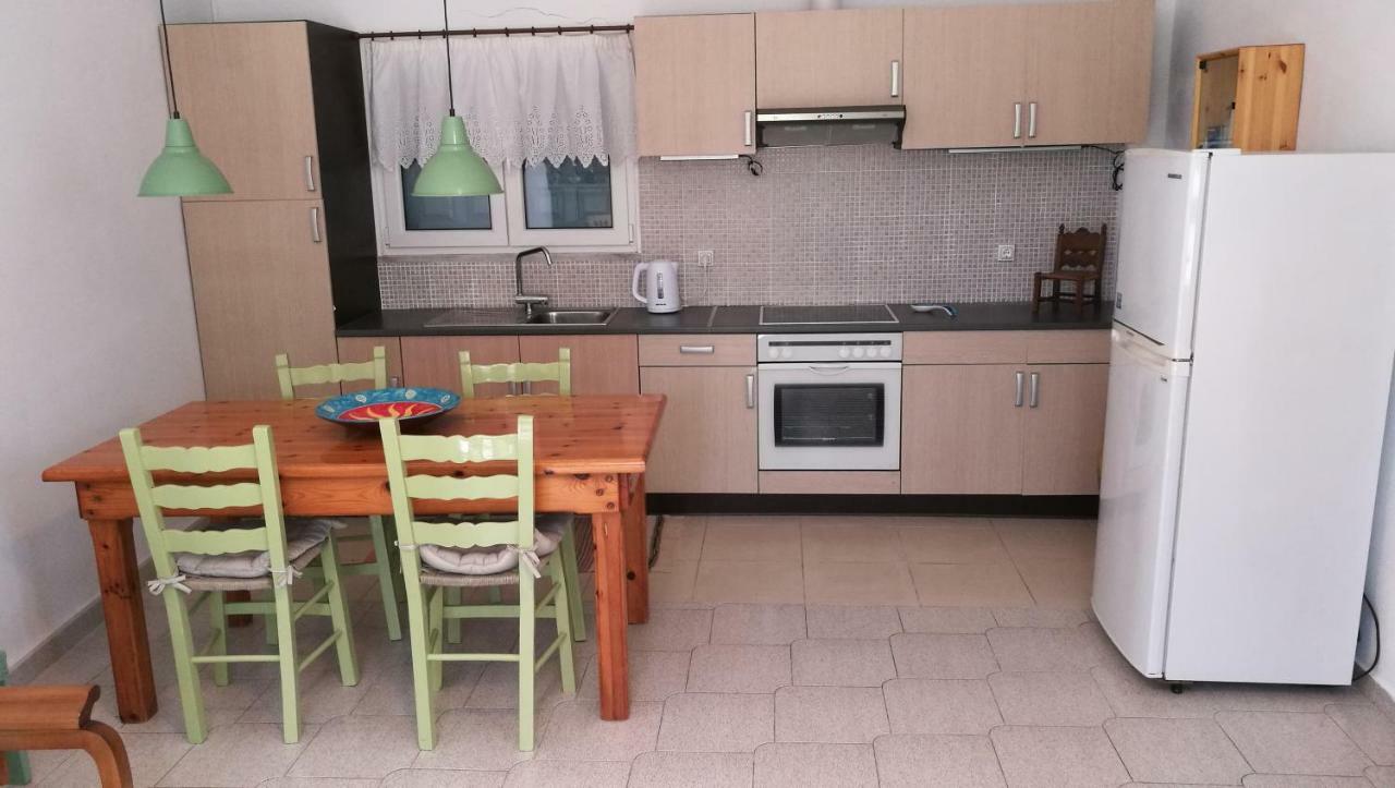 Вилла Anemos Seaside House Скирос Экстерьер фото